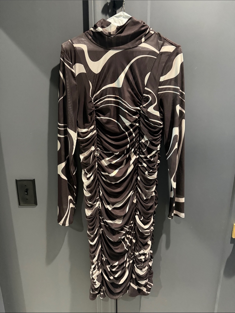 Nine West Long-Sleeve Ruched Abstract-Print Dress in Brown and Cream